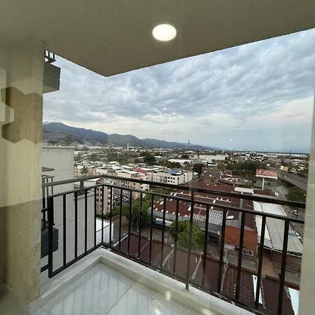 Moderno Apartamento Norte Cali Appartement Buitenkant foto